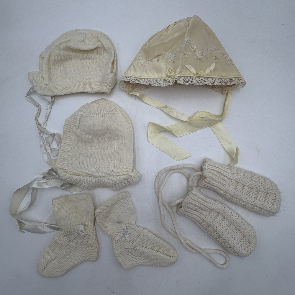 Vintage 1950s Baby Bonnet Lot Knit & Lace 3 Bonnets‎ Mittens Booties